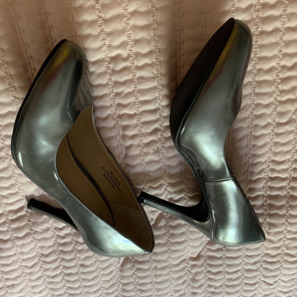 Shoes - Picture 2 of 3